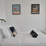 Beachside Duplex Pool Family-friendly Apartment