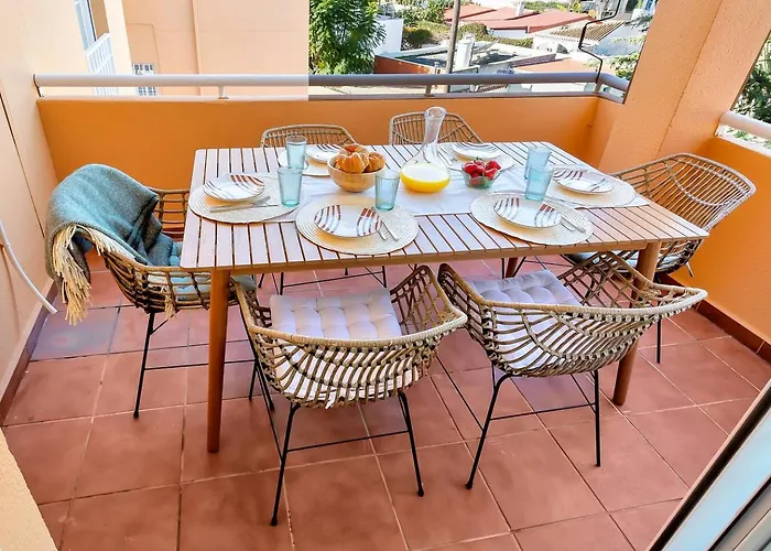 Beachside Duplex Pool Family-friendly Apartmán *