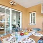 Apartment Beachside Duplex Pool Family-friendly