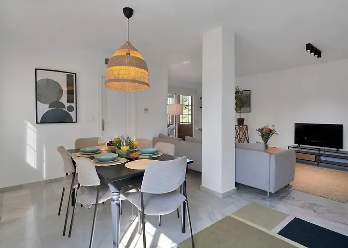 Beachside Duplex Pool Family-friendly 아파트 *