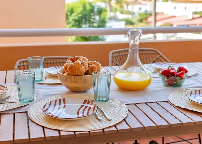 아파트 Beachside Duplex Pool Family-friendly 마르베야