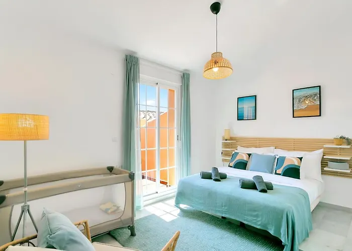 아파트 Beachside Duplex Pool Family-friendly 마르베야