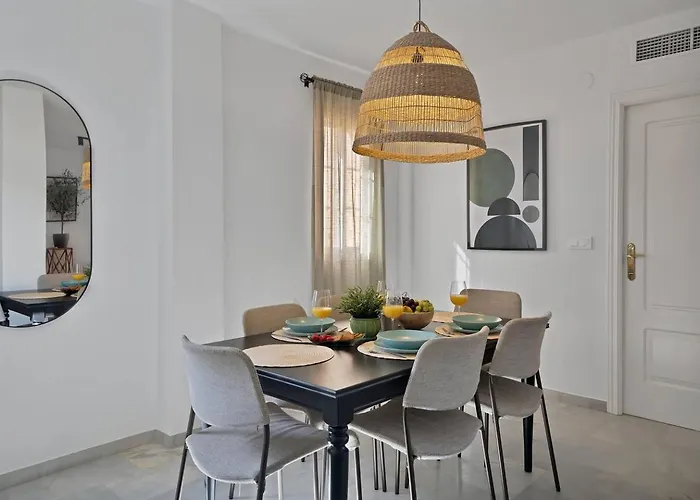 아파트 Beachside Duplex Pool Family-friendly 마르베야
