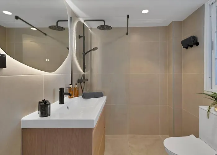 Beachside Duplex Pool Family-friendly 아파트 마르베야